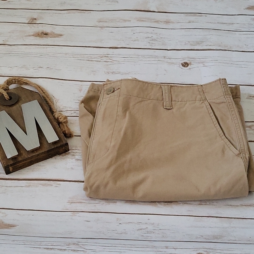 Old Navy Lived-In Straight Flat Front khaki shorts with 10" inseam NWT